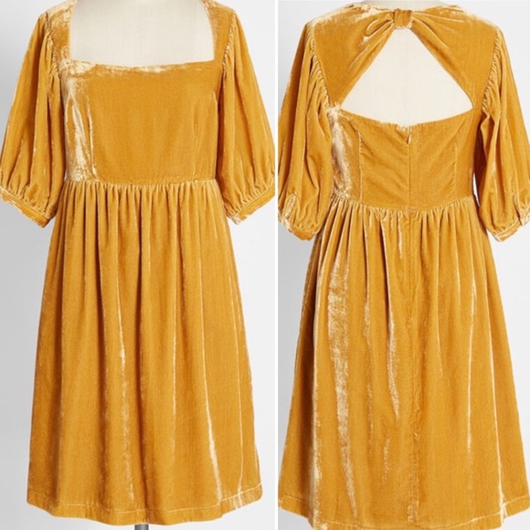 Modcloth Dresses & Skirts - ModCloth Softly Sumptuous Velvet Babydoll Dress Puff Sleeves Cut Out NWT